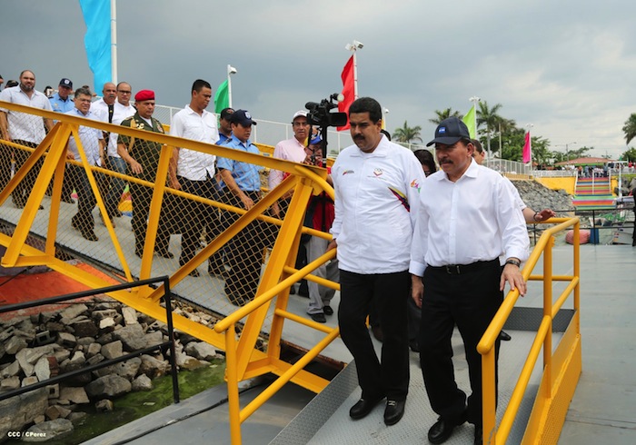 Daniel y Nicolás visitan Puerto Salvador Allende