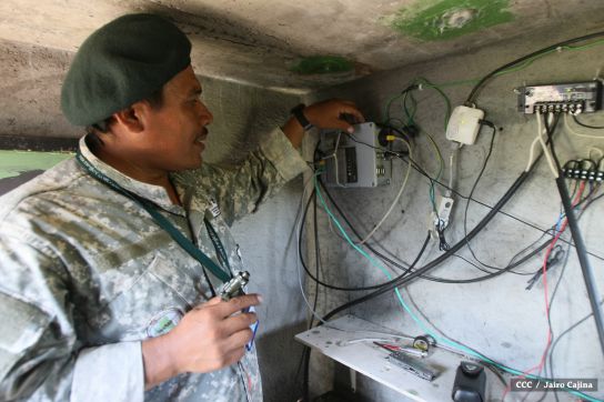 INETER da mantenimiento preventivo al Sistema de Alerta Temprana en el Volcán Concepción