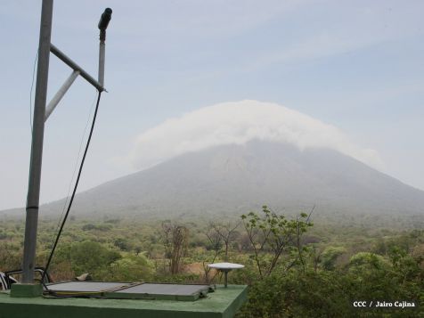 INETER da mantenimiento preventivo al Sistema de Alerta Temprana en el Volcán Concepción
