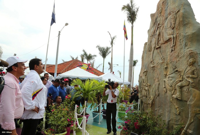 Daniel y Nicolás visitan Puerto Salvador Allende