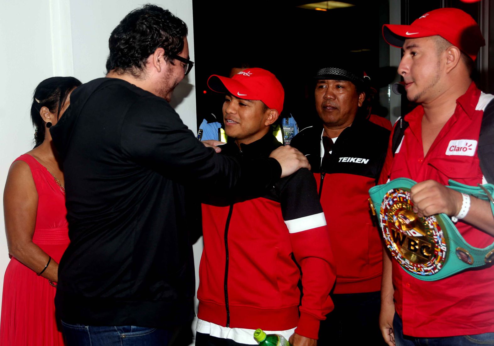 Juventud nicaragüense se desborda para recibir a “Chocolatito” González