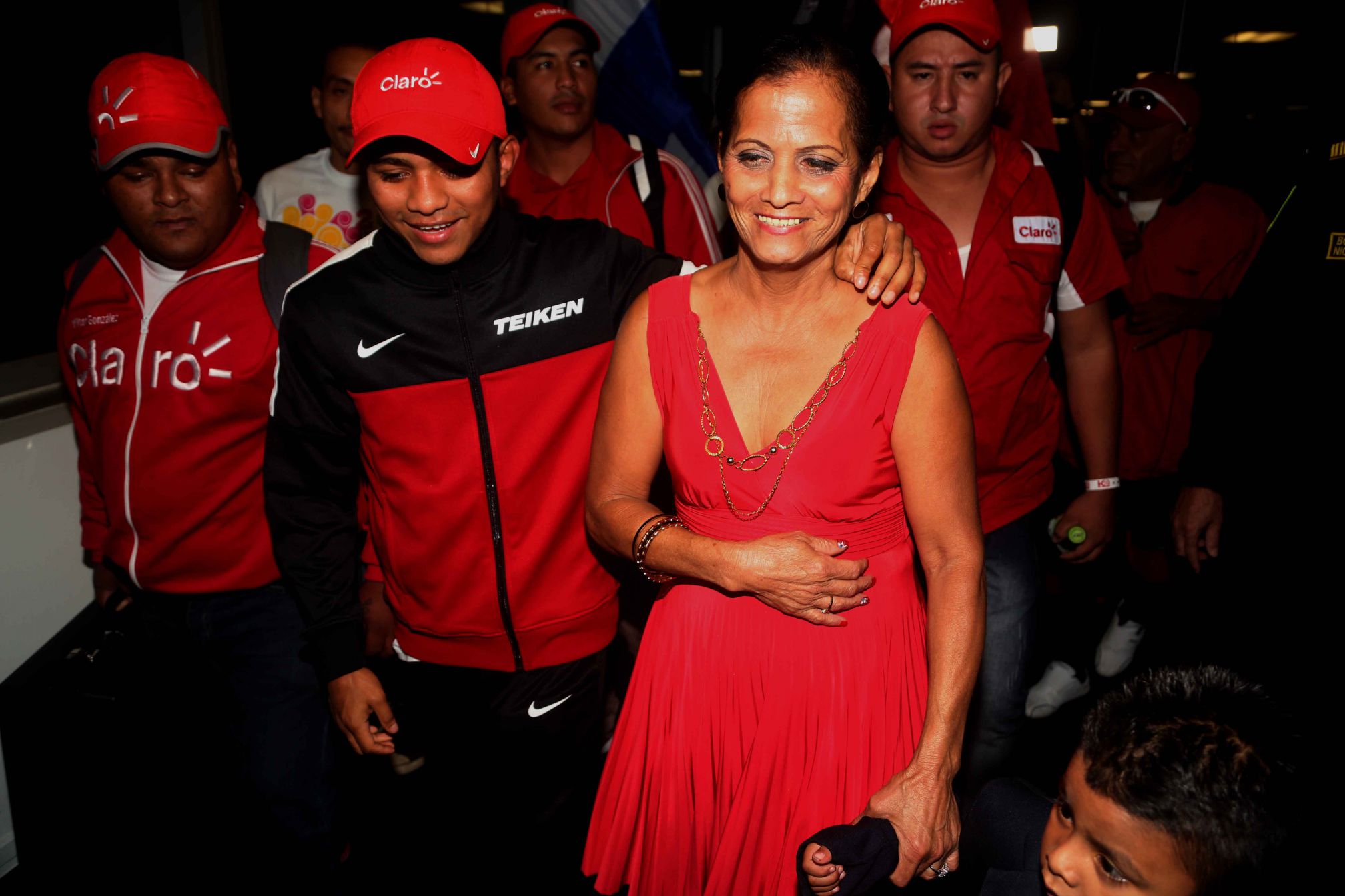 Juventud nicaragüense se desborda para recibir a “Chocolatito” González