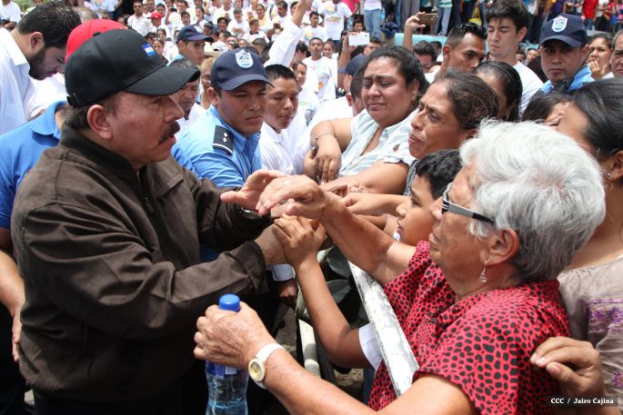 Daniel y Rosario conmemoran el 120 aniversario del natalicio de Sandino