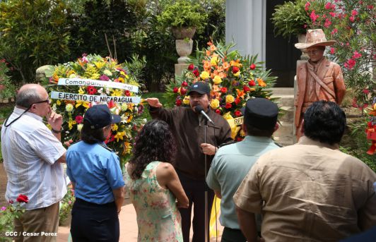 Daniel y Rosario conmemoran el 120 aniversario del natalicio de Sandino