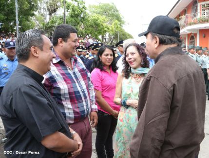 Daniel y Rosario conmemoran el 120 aniversario del natalicio de Sandino