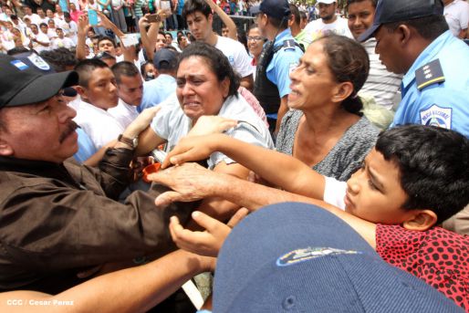 Daniel y Rosario conmemoran el 120 aniversario del natalicio de Sandino