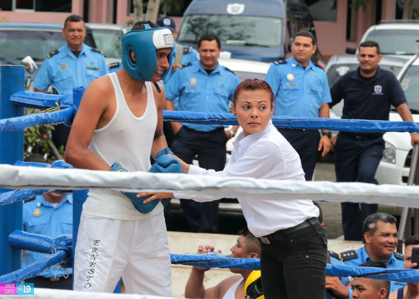 Policía Nacional promueve el boxeo entre sus oficiales