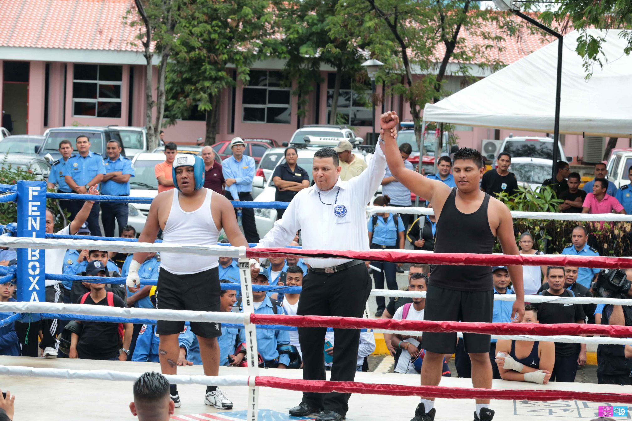 Policía Nacional promueve el boxeo entre sus oficiales