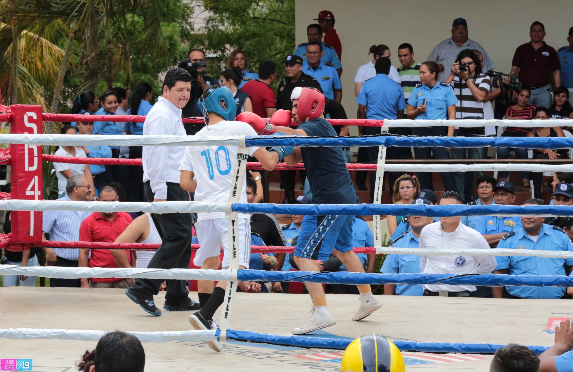 Policía Nacional promueve el boxeo entre sus oficiales