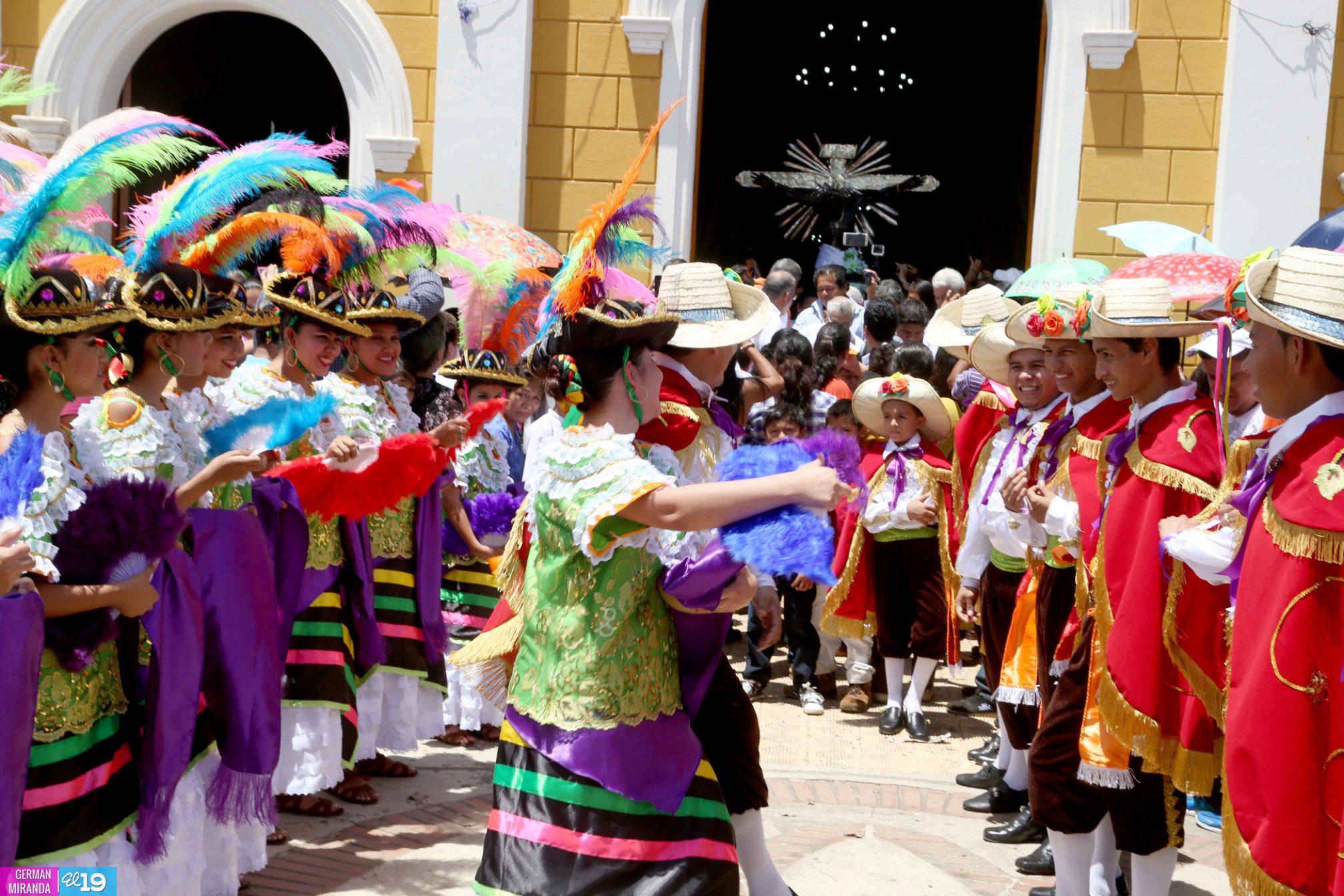 Cardenal Brenes celebra junto a familias masatepinas a la Santísima Trinidad