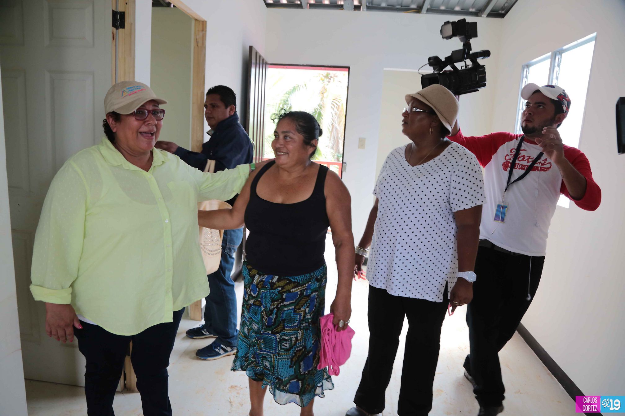 Madres de Rama Kay celebran su día con la entrega de sus nuevas viviendas