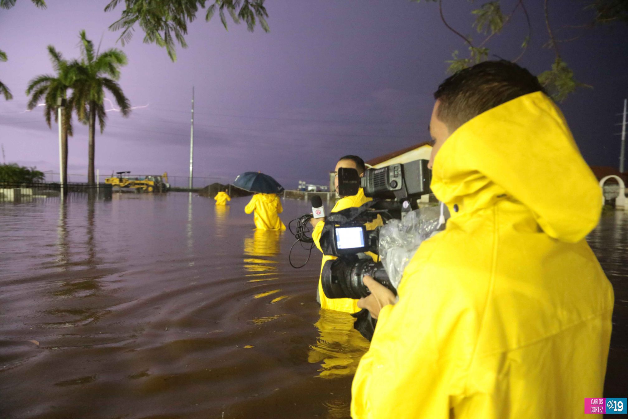 Intenso aguacero cae sobre Managua