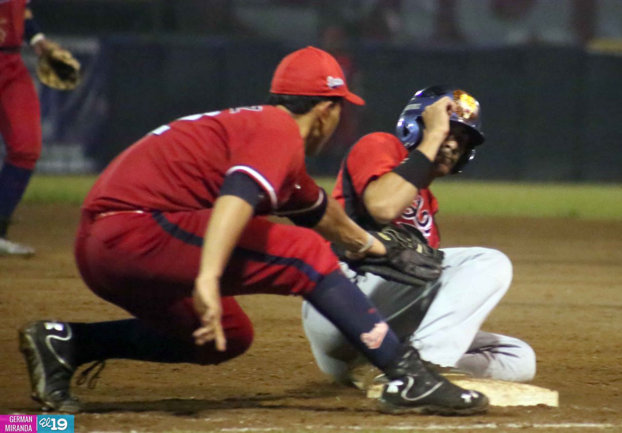 Leones eliminan a los Dantos y pasan a la final del Pomares