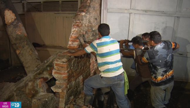 Continúan traslados de familias a albergues