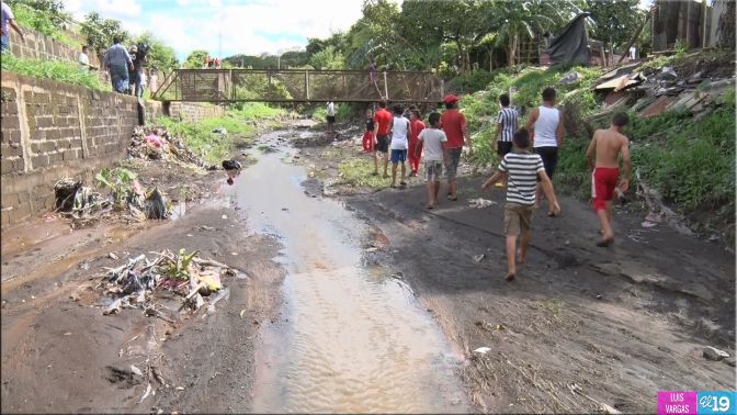 Continúan traslados de familias a albergues