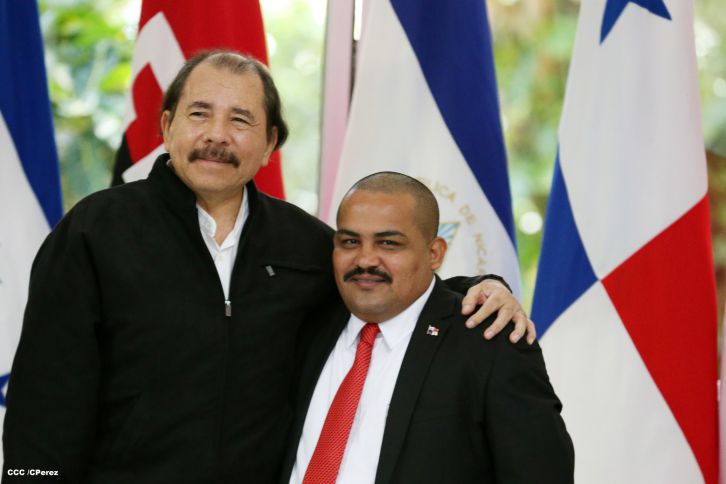 Daniel y Rosario recibe cartas credenciales de embajadores de Ecuador, Panamás, Honduras y Perú