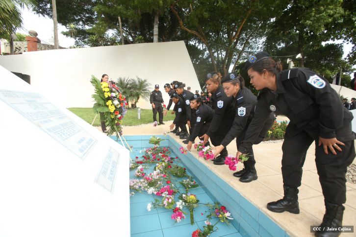 Daniel y Rosario conmemoran 79 aniversario del natalicio del Comandante Carlos Fonseca