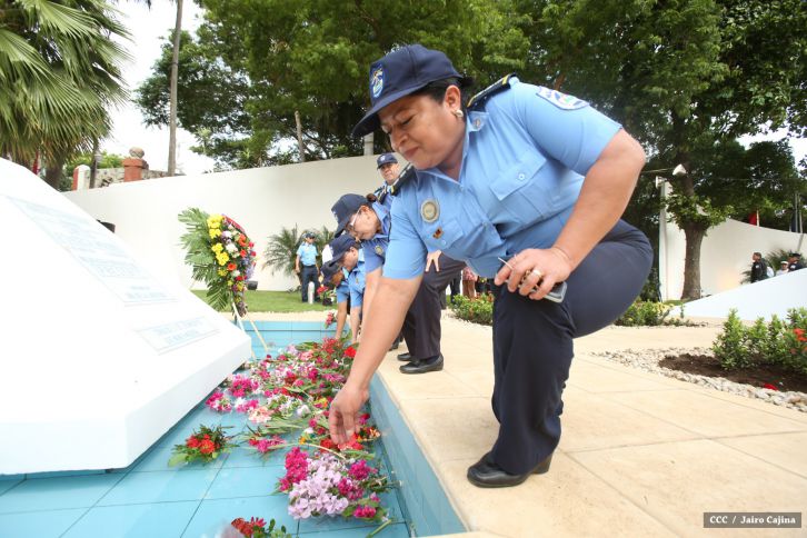 Daniel y Rosario conmemoran 79 aniversario del natalicio del Comandante Carlos Fonseca