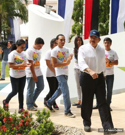 Daniel y Rosario conmemoran 79 aniversario del natalicio del Comandante Carlos Fonseca