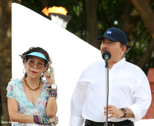 Daniel y Rosario conmemoran 79 aniversario del natalicio del Comandante Carlos Fonseca