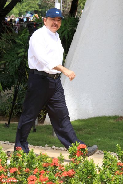 Daniel y Rosario conmemoran 79 aniversario del natalicio del Comandante Carlos Fonseca