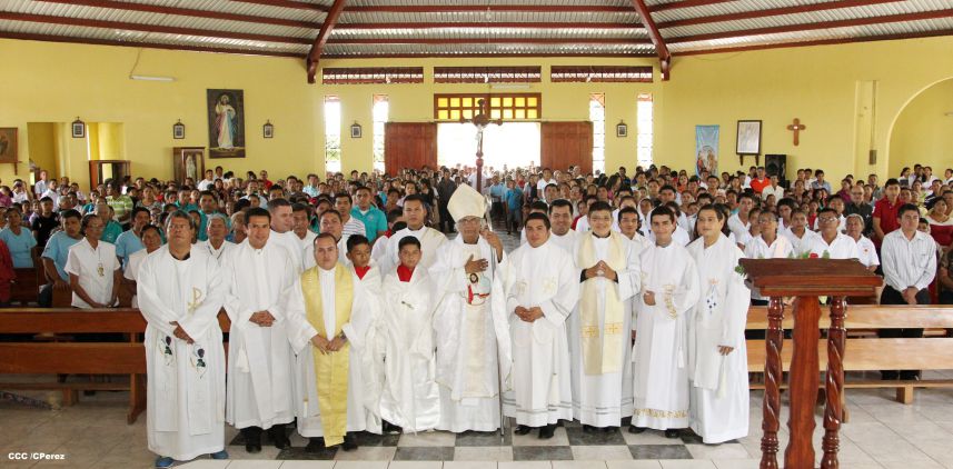 Cardenal Brenes celebra a San Juan Bautista