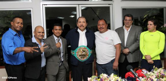 Presidente Daniel se reúne con presidente del CMB, Mauricio Sulaimán