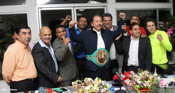 Presidente Daniel se reúne con presidente del CMB, Mauricio Sulaimán