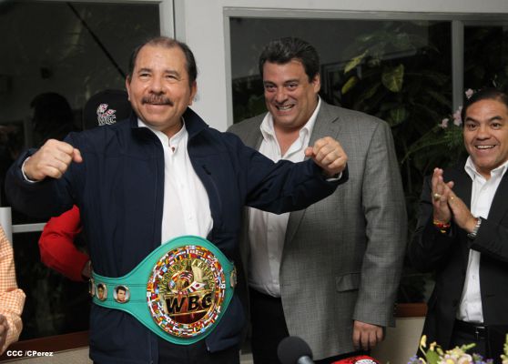 Presidente Daniel se reúne con presidente del CMB, Mauricio Sulaimán