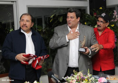 Presidente Daniel se reúne con presidente del CMB, Mauricio Sulaimán