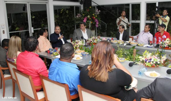 Presidente Daniel se reúne con presidente del CMB, Mauricio Sulaimán