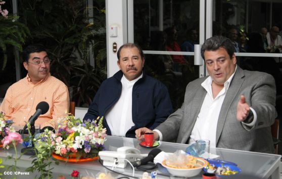 Presidente Daniel se reúne con presidente del CMB, Mauricio Sulaimán