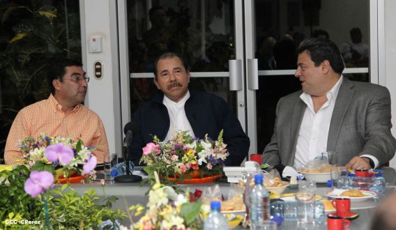 Presidente Daniel se reúne con presidente del CMB, Mauricio Sulaimán