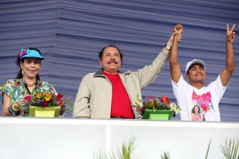 Daniel, Rosario y la Familia Sandinista reeditan el Repliegue Táctico a Masaya