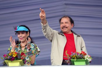 Daniel, Rosario y la Familia Sandinista reeditan el Repliegue Táctico a Masaya