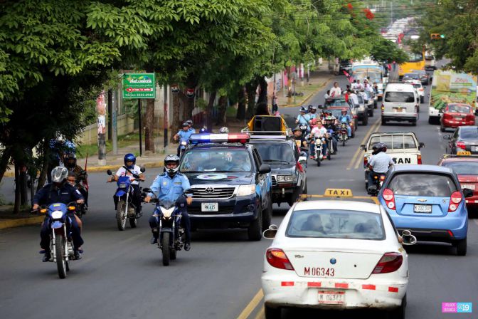 Daniel, Rosario y la Familia Sandinista reeditan el Repliegue Táctico a Masaya
