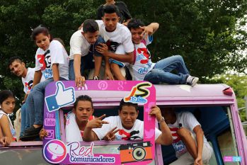 Daniel, Rosario y la Familia Sandinista reeditan el Repliegue Táctico a Masaya