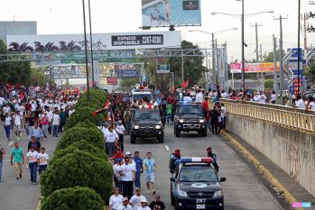 Daniel, Rosario y la Familia Sandinista reeditan el Repliegue Táctico a Masaya