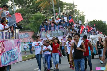 Daniel, Rosario y la Familia Sandinista reeditan el Repliegue Táctico a Masaya