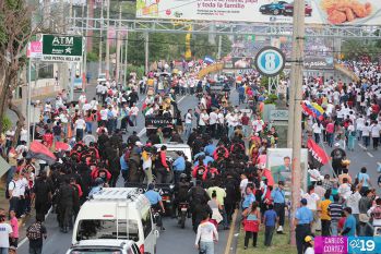 Daniel, Rosario y la Familia Sandinista reeditan el Repliegue Táctico a Masaya