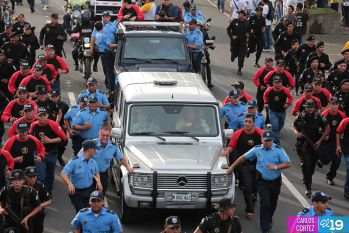Daniel, Rosario y la Familia Sandinista reeditan el Repliegue Táctico a Masaya