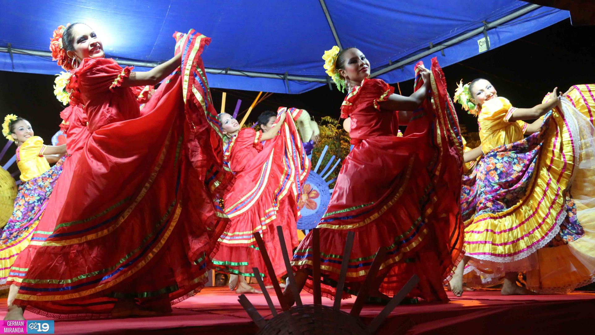 Arte, cultura y tradición en las tarimas del Repliegue 2015