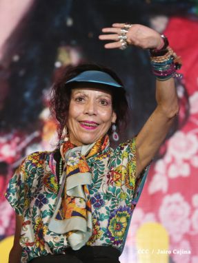 Daniel y Rosario culminan en Monimbó el 36 Aniversario del Repliegue a Masaya