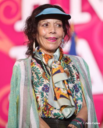 Daniel y Rosario culminan en Monimbó el 36 Aniversario del Repliegue a Masaya