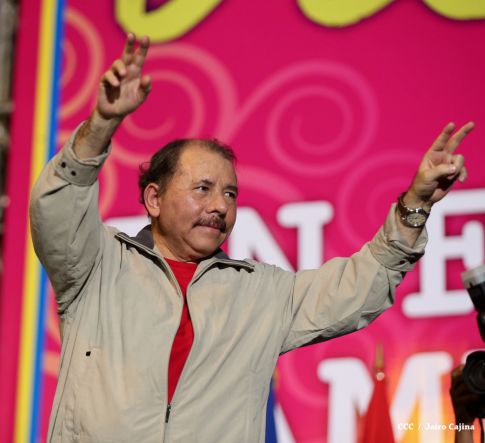 Daniel y Rosario culminan en Monimbó el 36 Aniversario del Repliegue a Masaya