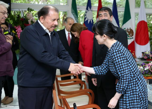 Daniel y Rosario reciben cartas credenciales de los embajadores de Irán, Taiwán, México y Japón