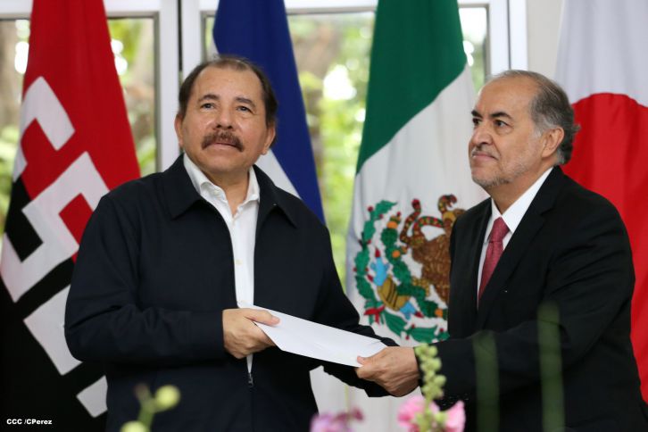 Daniel y Rosario reciben cartas credenciales de los embajadores de Irán, Taiwán, México y Japón