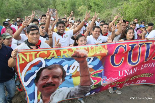 Leoneses reeditan toma del Fortín de Acosasco