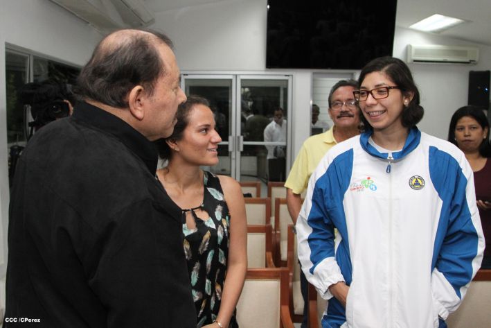 Presidente Daniel abandera a atletas nicaragüenses que participarán en los XVII Juegos Panamericanos