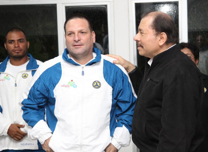 Presidente Daniel abandera a atletas nicaragüenses que participarán en los XVII Juegos Panamericanos